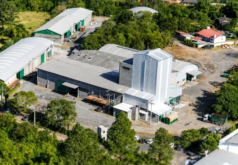 Agroplastic: Indústria de Filmes Plásticos para Agricultura, Construção Civil e Indústria